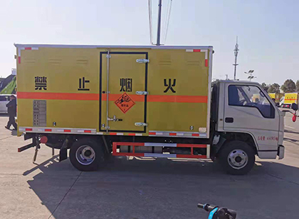 官渡爆破器材运输车