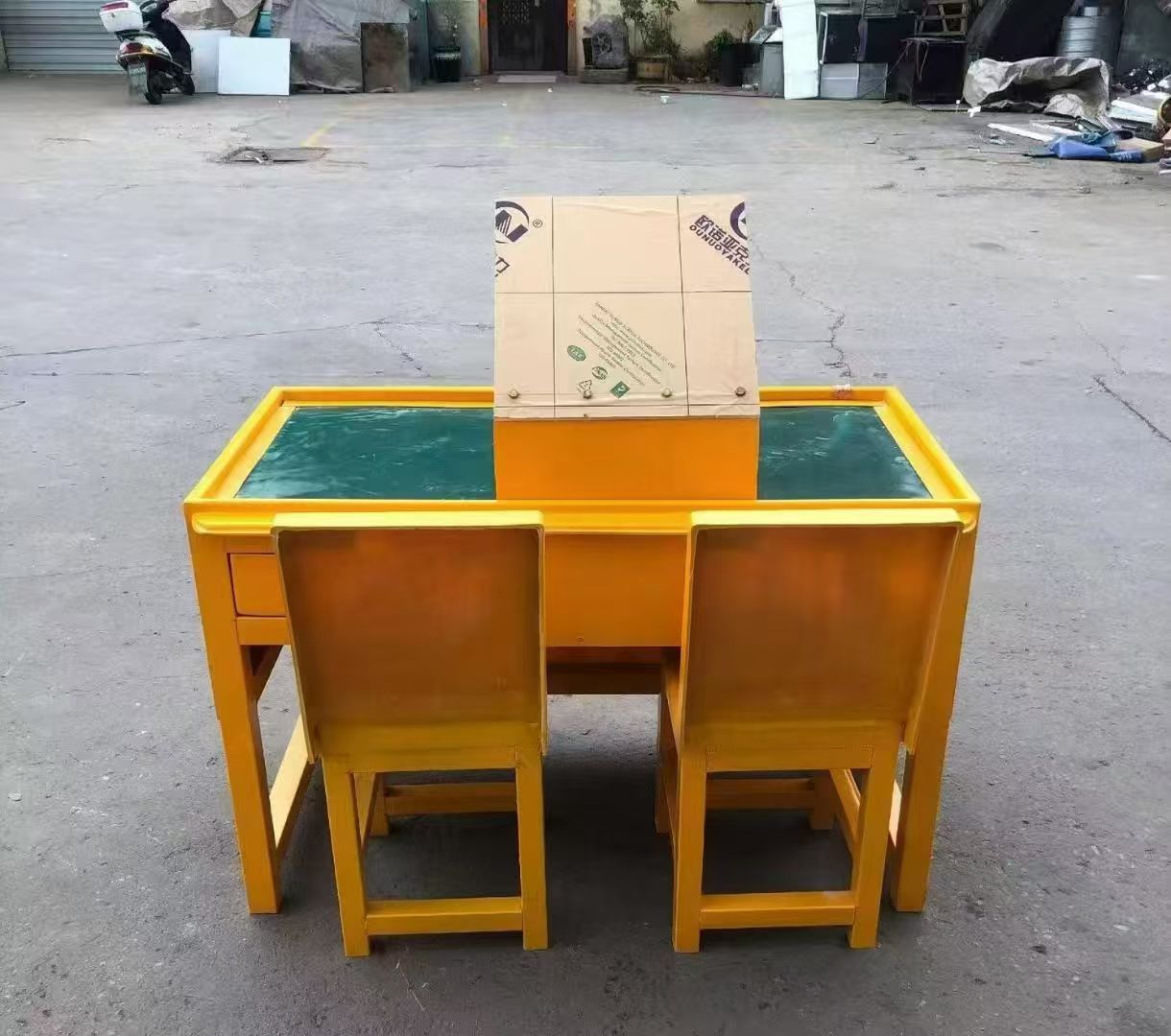 官渡防静电导通桌井下煤矿火工品发放桌：危险品流转的安全守护者